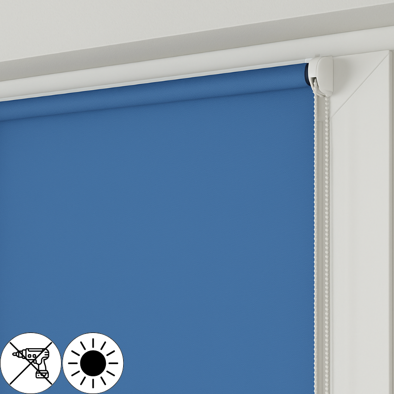 Roleta MINI z niebieską tkaniną zaciemniającą